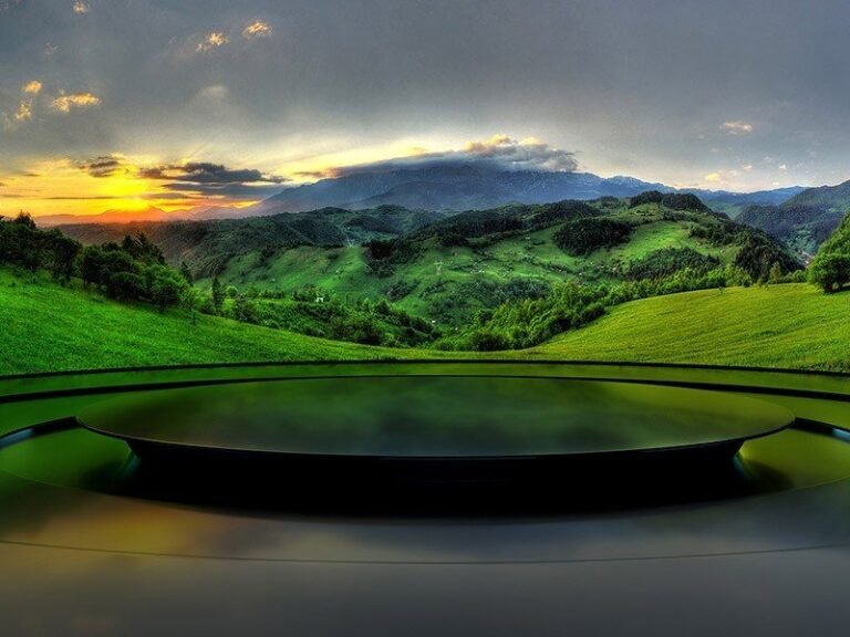 Romania: 4K Green Hills Wallpaper | OHMYicons